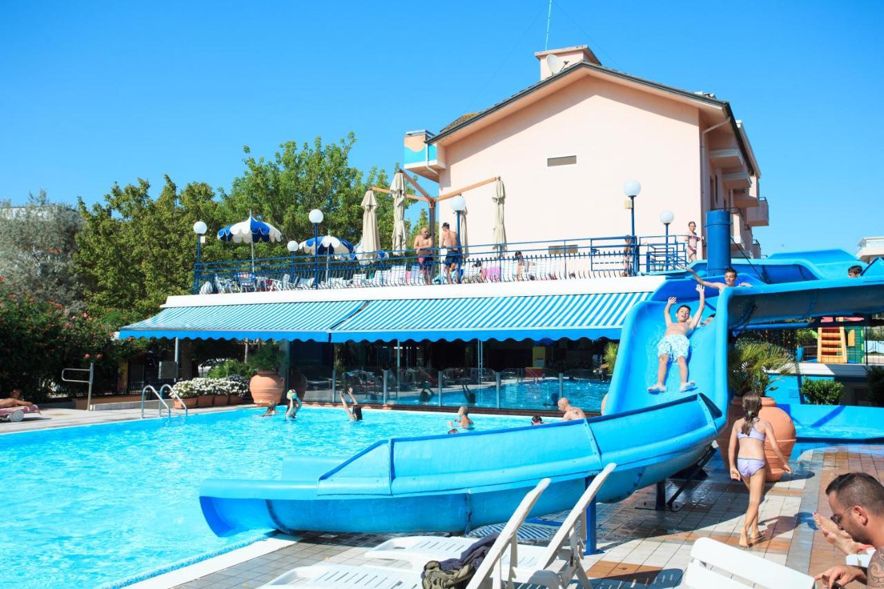 Hotel Minerva Gatteo a Mare Esterno foto