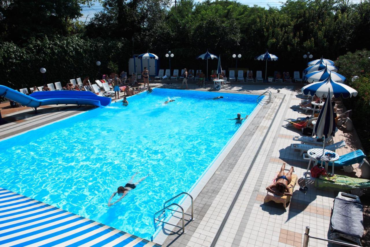 Hotel Minerva Gatteo a Mare Esterno foto